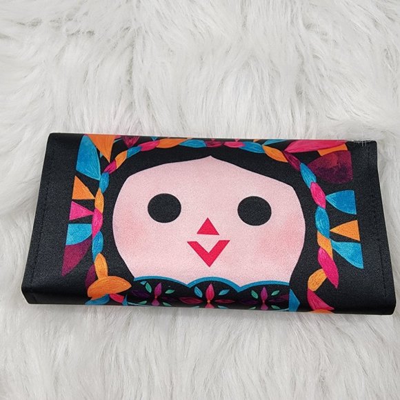 Tawi NWOT colorful girl face graphic tri-fold wallet with snap closure - Picture 11 of 12